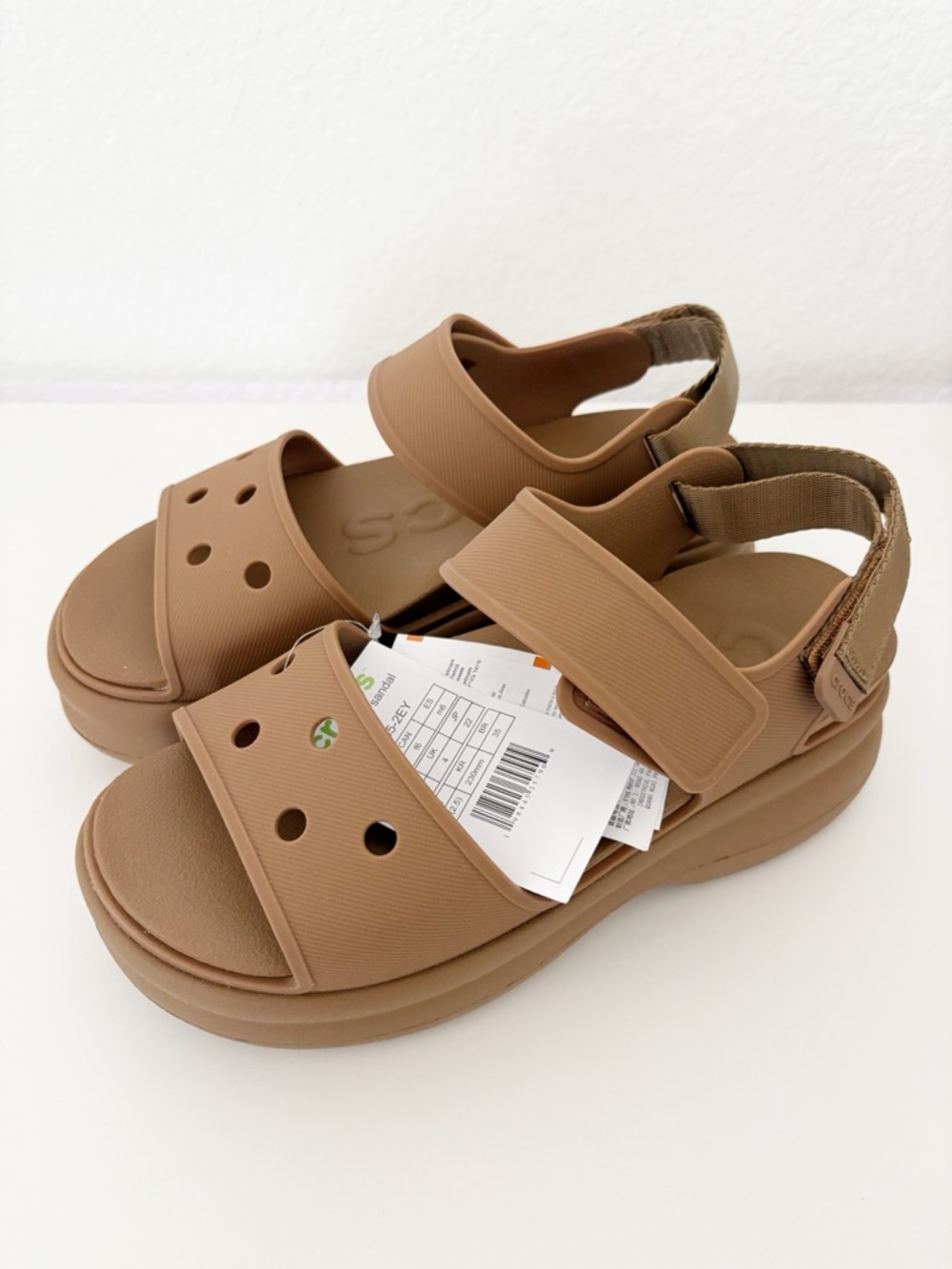Crocs Soho Y-Strap Sandals Women’s Size 6 Sepia New